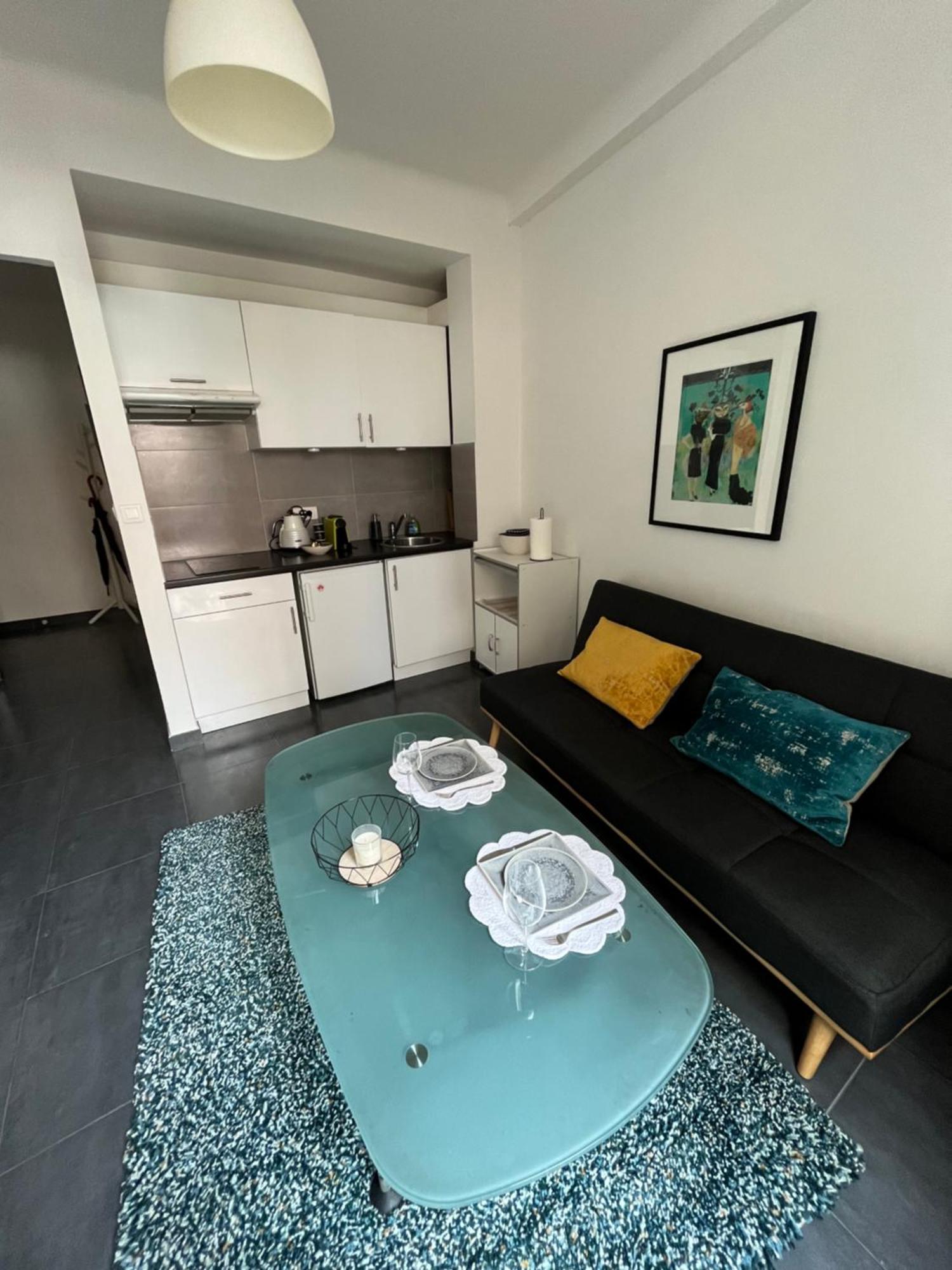 Apartment Perfectly Located Place *